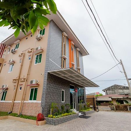 Отель Reddoorz Syariah @ Panglima Polem Aceh Банда-Ачех Экстерьер фото