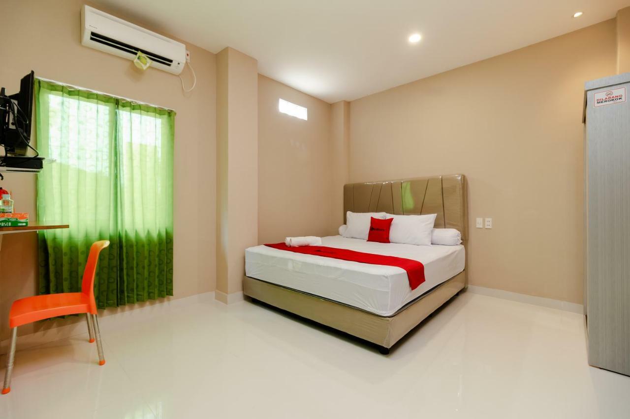 Отель Reddoorz Syariah @ Panglima Polem Aceh Банда-Ачех Экстерьер фото